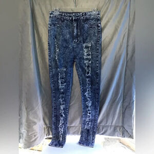 Universal fashion jeans size 9 ( box H )